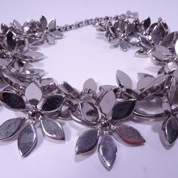 Neiman Marcus Lee Angel Silver Metal Flowers Link Statement Necklace NWT 498 - Picture 2 of 9